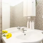 Casa Di Diana E Francesco In Zona Cenisia By Wonderful Italy *